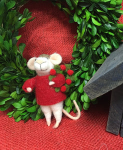 Christmas Mouse with wreath ornament